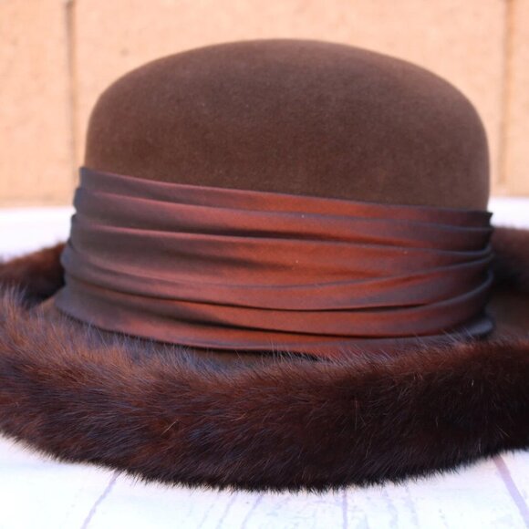 100% Wool Felt and Natural Mink Fur Brim Women's Hat, Vintage Winter Wool Hat - Picture 4 of 12